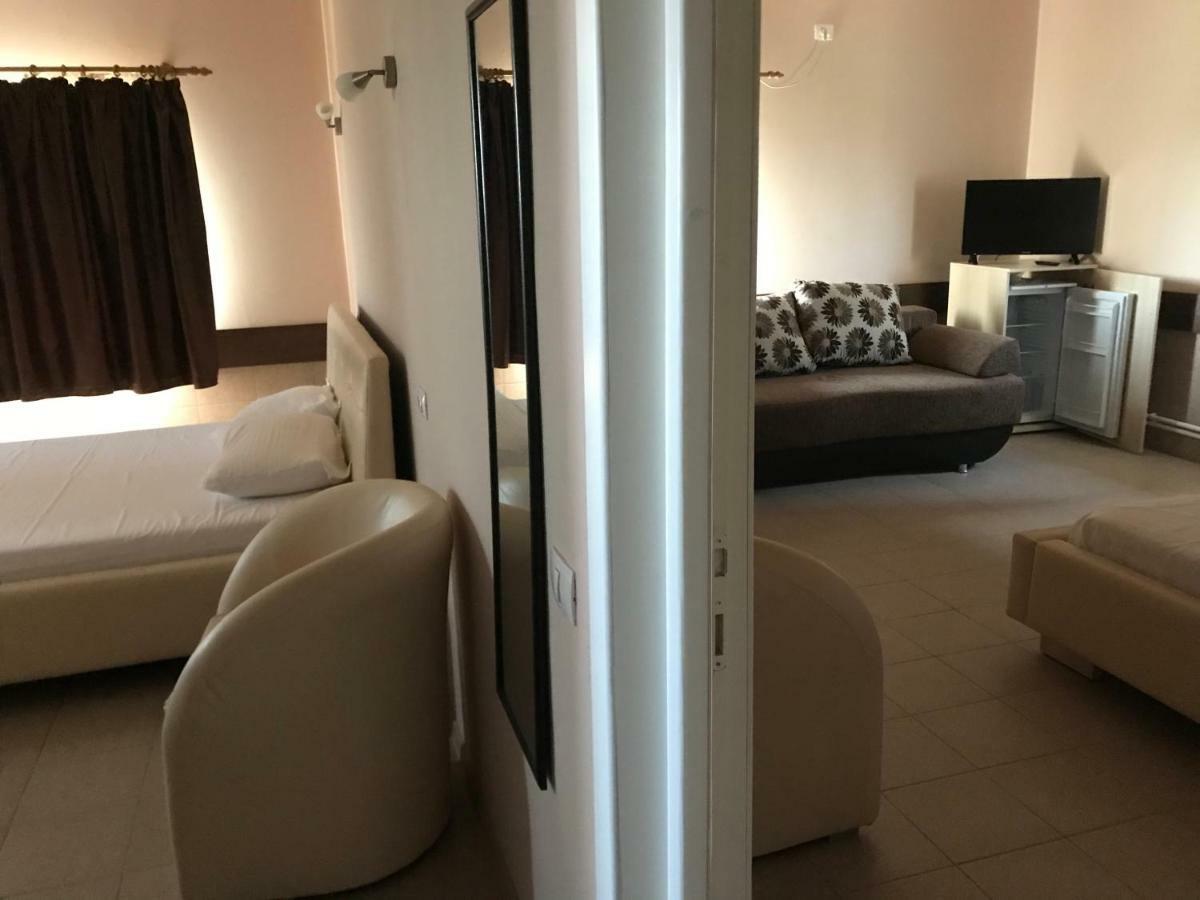La Mare Darius Mihai Năvodari Extérieur photo